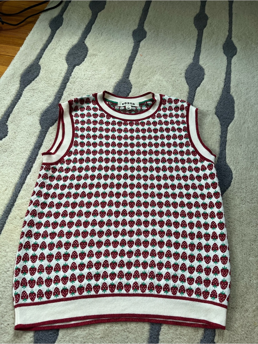 Boden Strawberry Knit Sleeveless Top - Red & White
